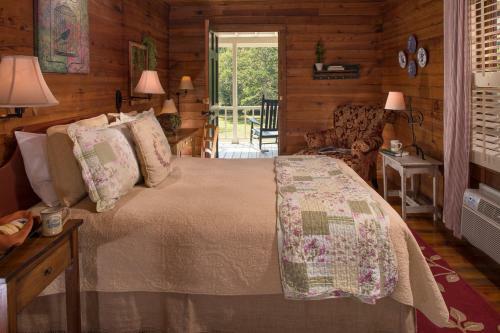 Posada Glen-ella Springs Inn
