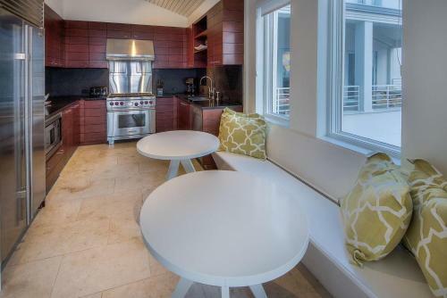Exhale - 45 Central Square B-2 By Dune Vacation Rentals
