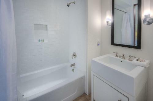 Exhale - 45 Central Square B-2 By Dune Vacation Rentals