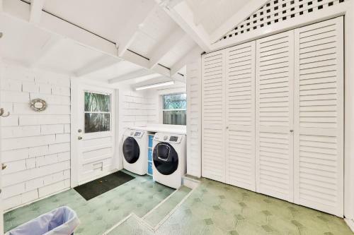 Charming Myrtle Bungalow