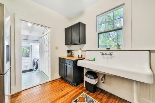 Charming Myrtle Bungalow