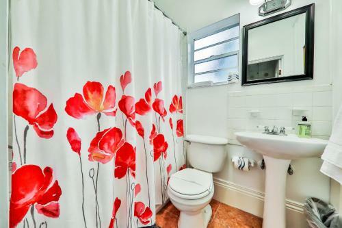 Charming Myrtle Bungalow