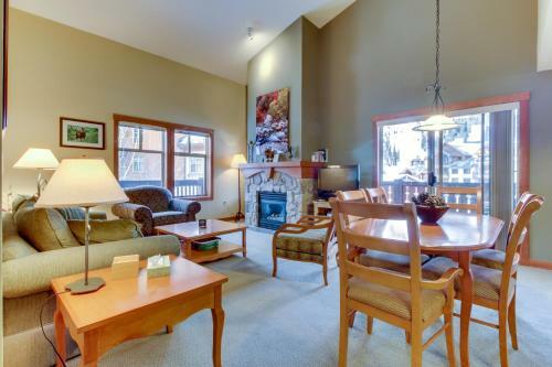 Eagle Springs East 302: Boxelder Suite
