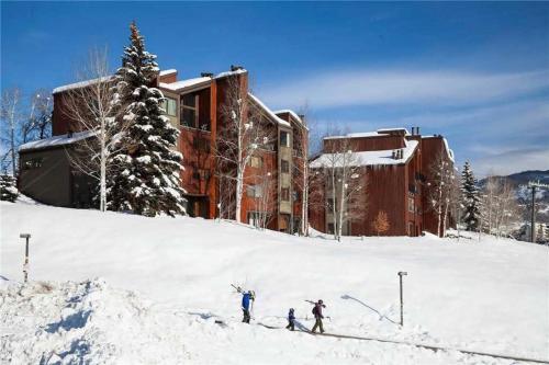 West Condominiums - W3502