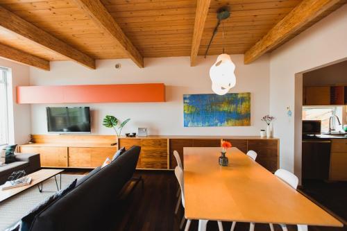 Modern Style Urban Getaway