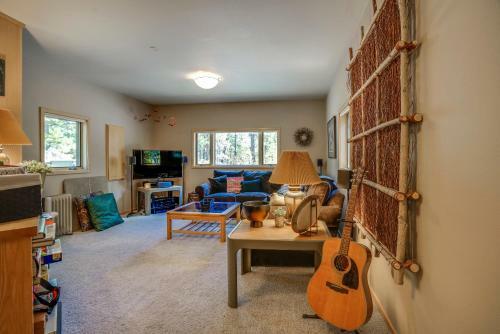 Black Butte Ranch: South Meadow Contemporary