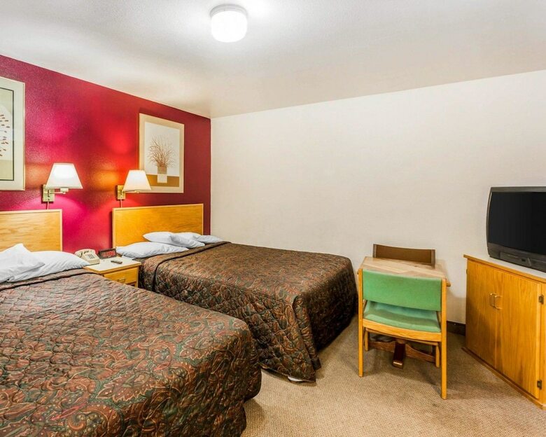 Motel Rodeway Inn & Suites