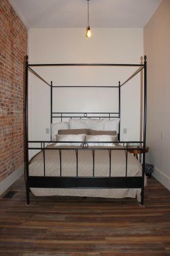 Hotel Eighteen-ninety Sleepover