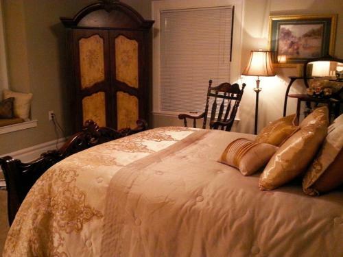 Festive West Bed & Breakfest