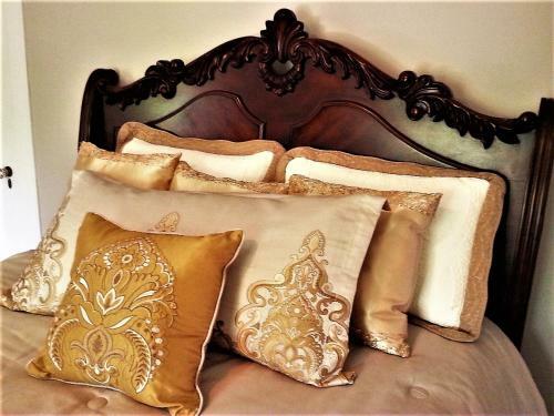 Festive West Bed & Breakfest