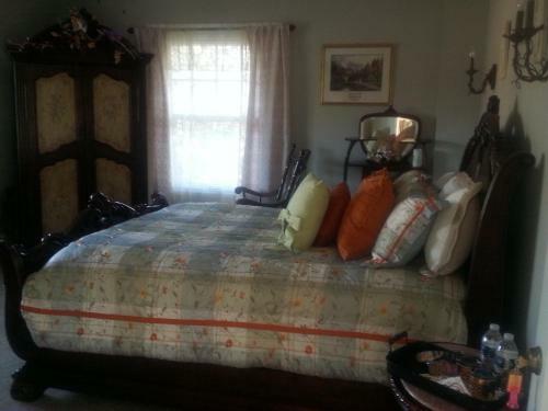 Festive West Bed & Breakfest