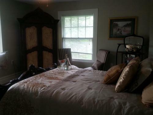 Festive West Bed & Breakfest