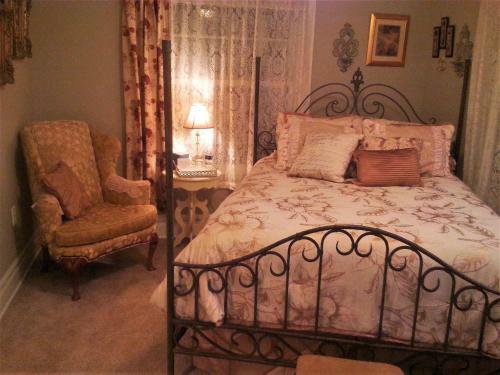Festive West Bed & Breakfest