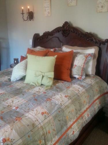 Festive West Bed & Breakfest