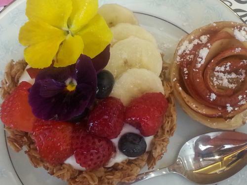 Festive West Bed & Breakfest