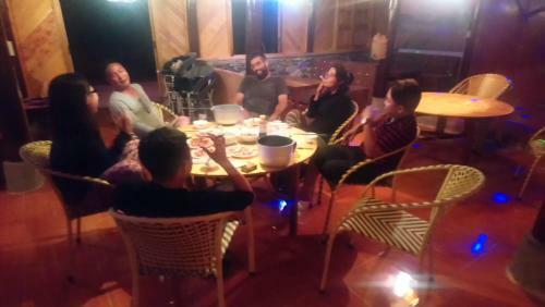 Sister's Homestay And Bar