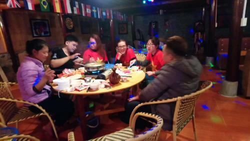 Sister's Homestay And Bar