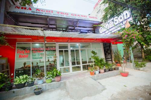 Giang Son Hostel