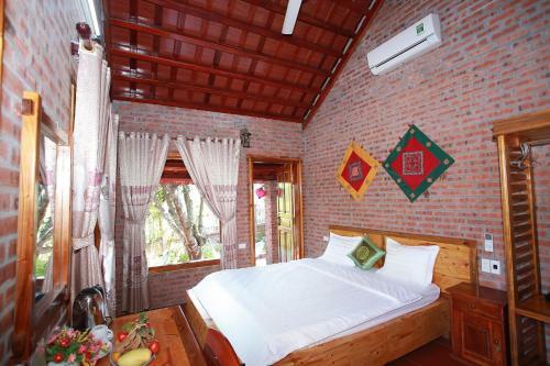 Ninh Binh Mountain Views Homestay