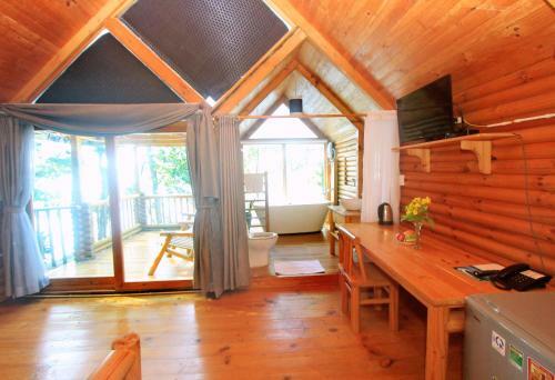 Hotel Phu Ninh Lake Resort