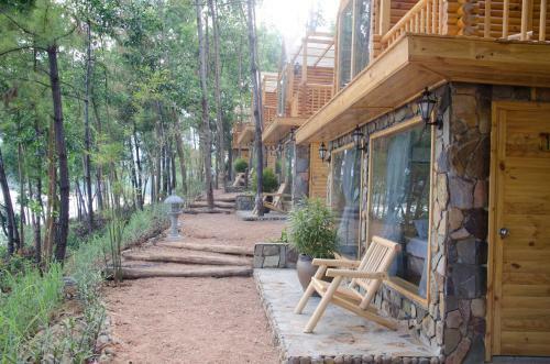 Hotel Phu Ninh Lake Resort