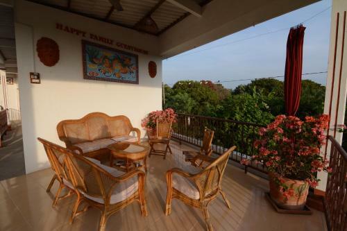 Hostal Happy Family Guesthouse