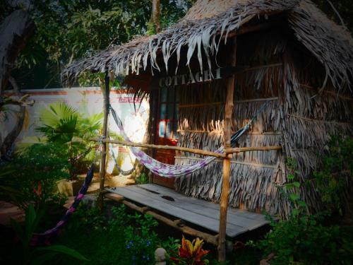 Hostal Happy Family Guesthouse