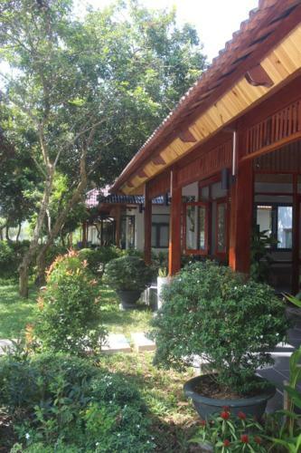 Emerald Resort Ong Lang Beach