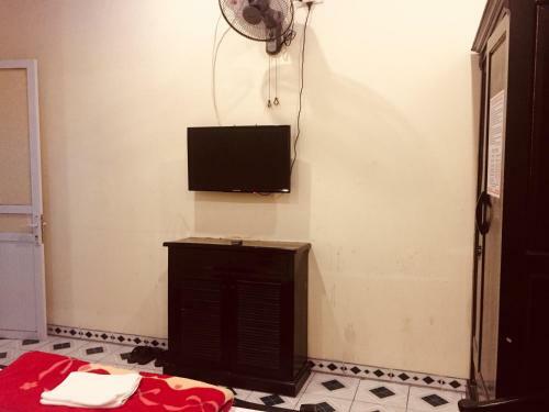 Hotel Kh�ch S?n Quang Anh