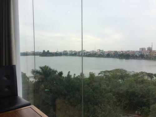 Lake Side Hotel