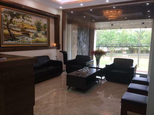 Lake Side Hotel
