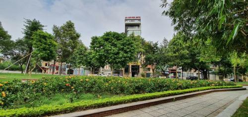 Lake Side Hotel
