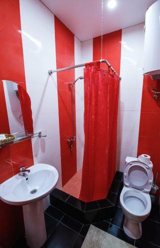 Hostal Riviera Guest House