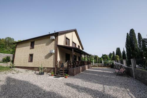 Hostal Riviera Guest House