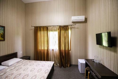 Hostal Riviera Guest House