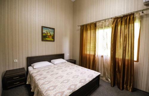 Hostal Riviera Guest House