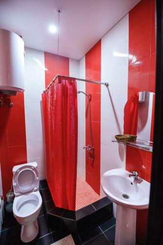 Hostal Riviera Guest House