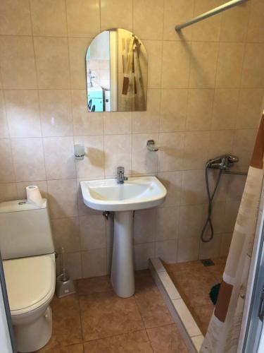 Hostal Guesthouse On Nazadze Street 71