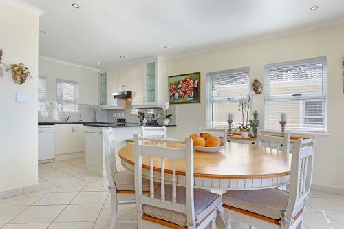 Jane's Simonstown 3 Bedroom Luxury Home