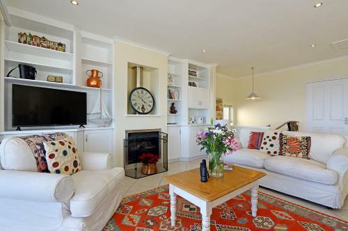 Jane's Simonstown 3 Bedroom Luxury Home