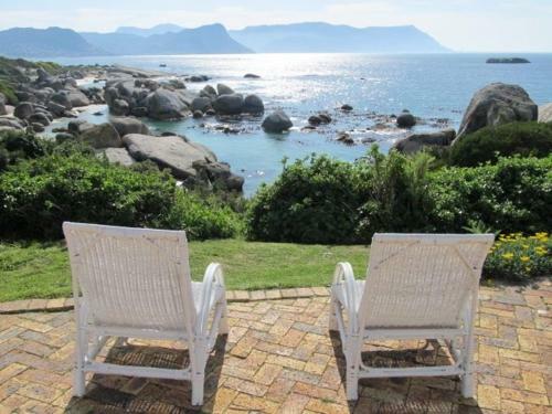 Bosky Dell On Boulders Beach