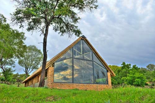Cradle Moon Lakeside Game Lodge