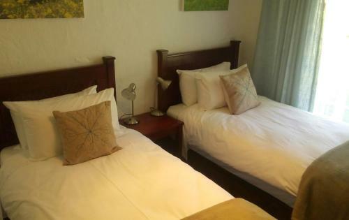 Hostal Kamberg Mountain Shadows
