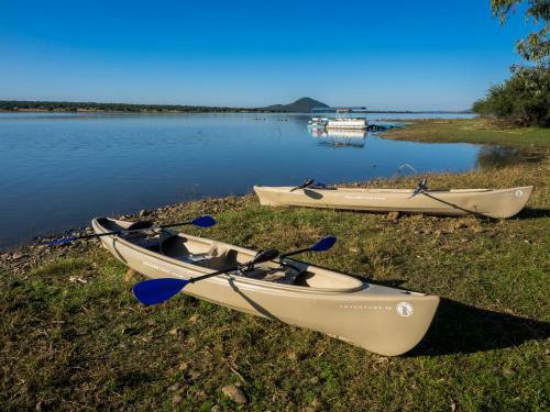 Lodge Finfoot Lake Reserve