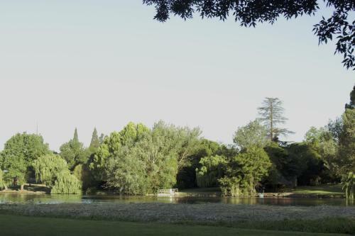 Hostal Ducks Country House