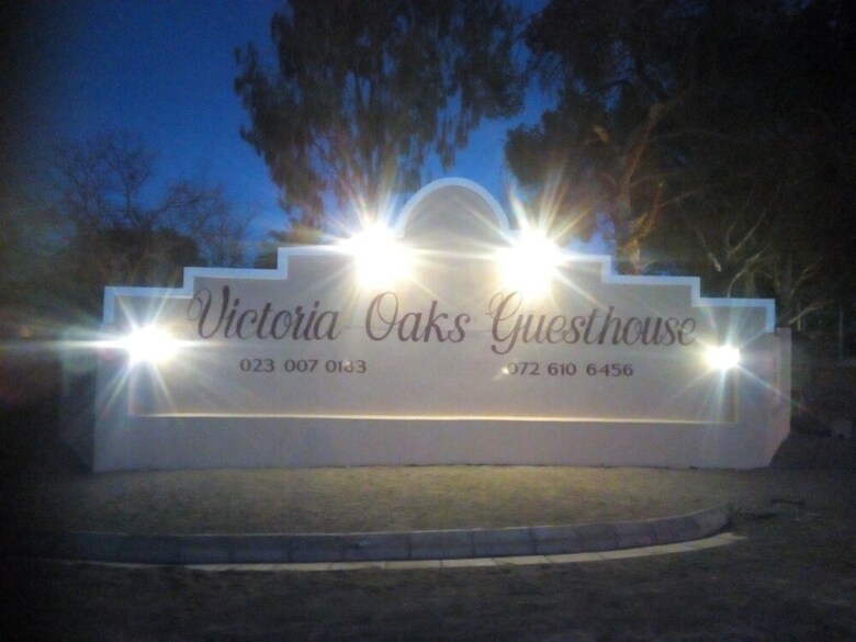 Hostal Victoria Oaks Guesthouse