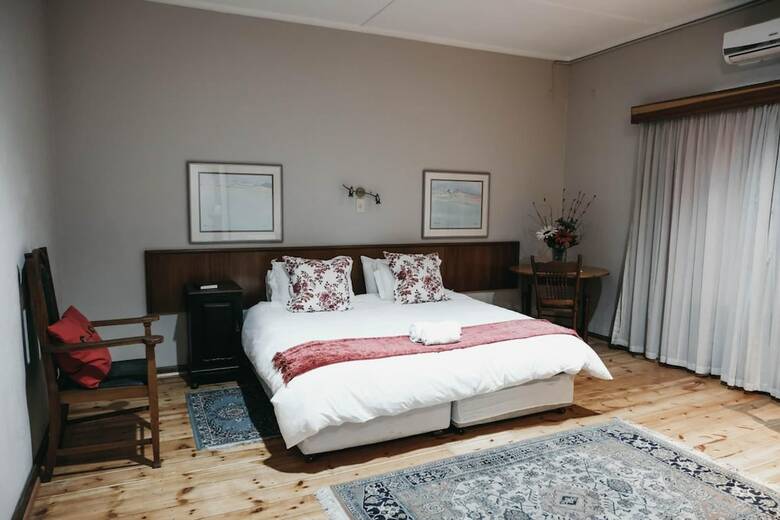 Hotel Karoo Country Inn