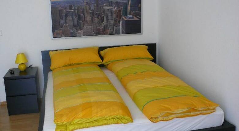 12apart D�sseldorf/hilden