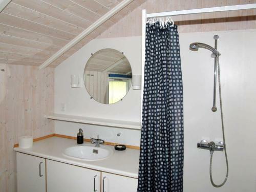 Three-bedroom Holiday Home In Sj�lund 2