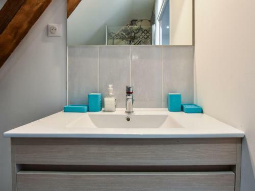 Boutique Holiday Home In Charenton-du-cher Near River